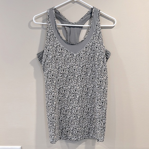 🔥Lululemon Gray and White Patterned Tank Top🔥 - Picture 1 of 5